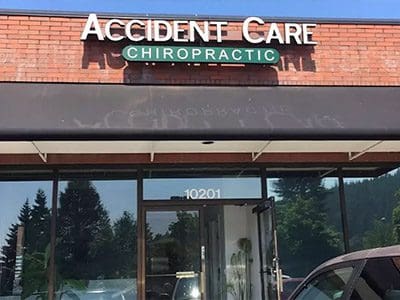 https://accidentcarechiropractic.com/wp-content/uploads/2022/03/Clackamas-Chiropractor-Clinic.jpg