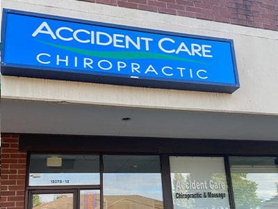 https://accidentcarechiropractic.com/wp-content/uploads/2022/03/Hazel-Dell-Chiropractor-Clinic.jpg