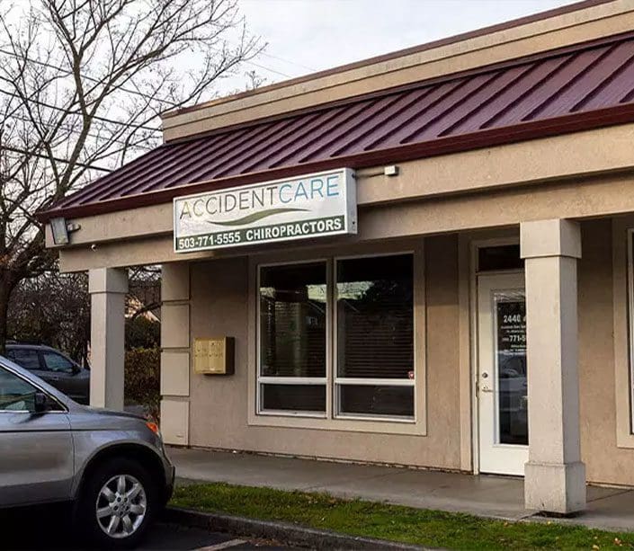 https://accidentcarechiropractic.com/wp-content/uploads/2022/07/SE-Portland-Clinic.jpg