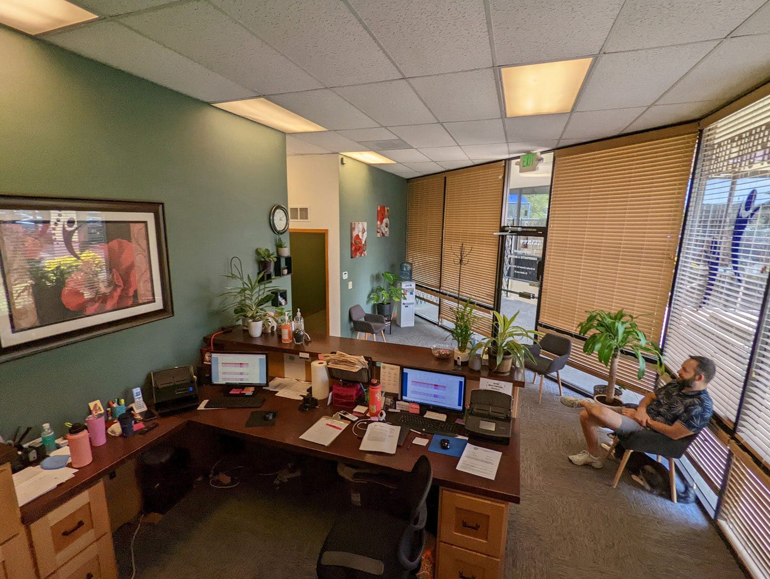 Beaverton Chiropractor front desk and reception area.