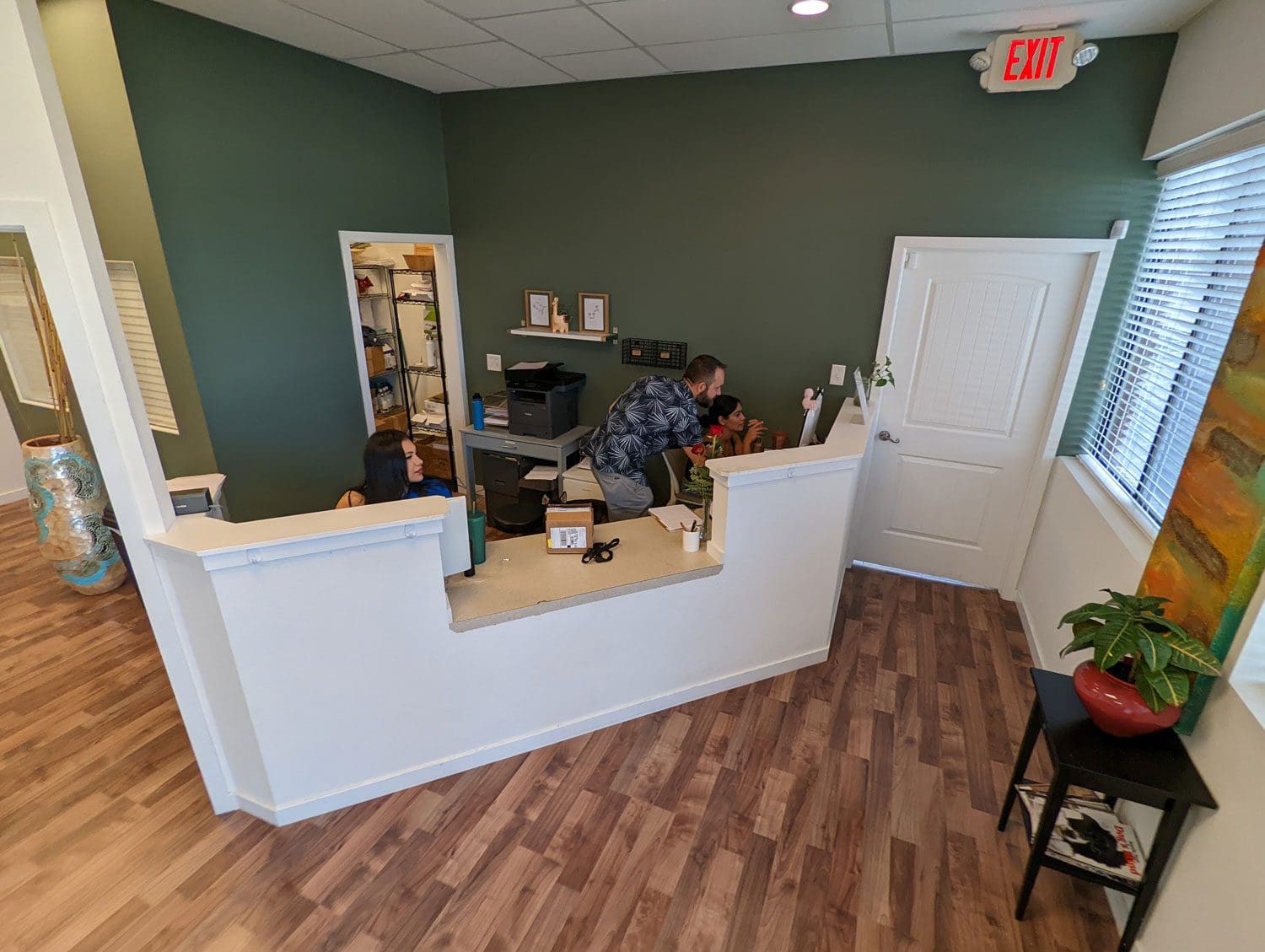 Tigard Chiropractic front desk and reception.